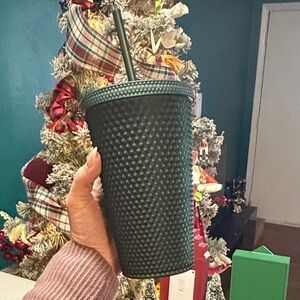 Starbucks textured green 16oz tumbler in EUC